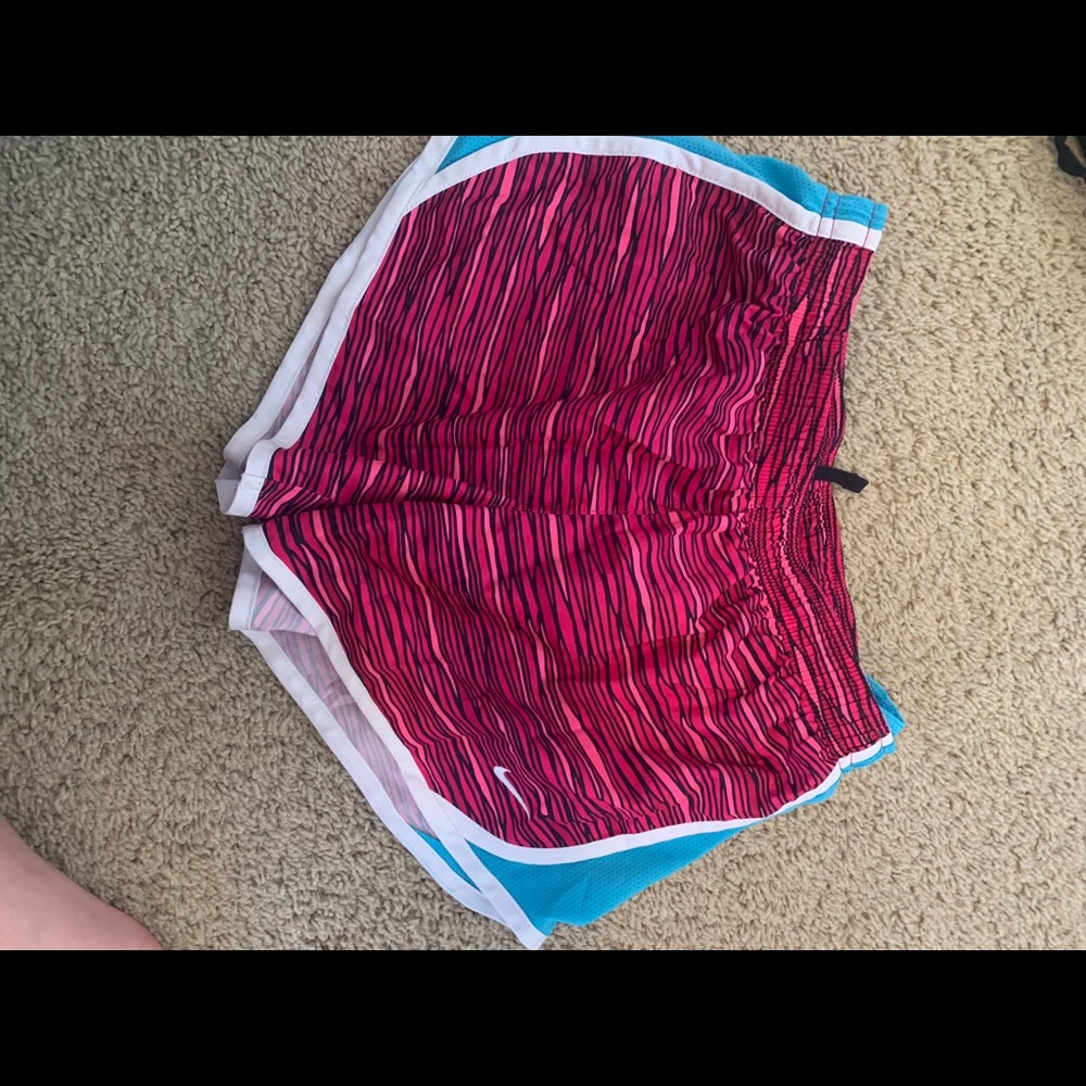 Patterned girls Nike shorts